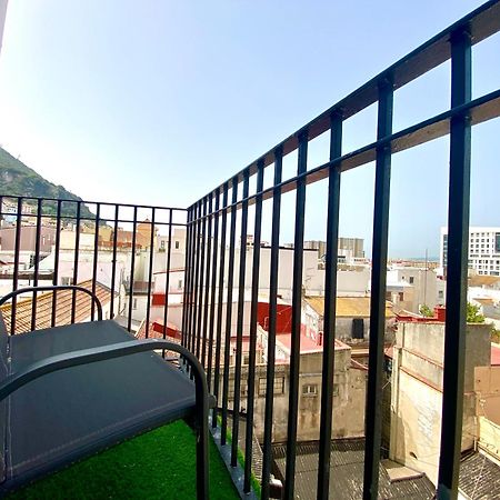 Stunning City Centre Penthouse With Private Balcony - Grand Central House Gibraltar Ngoại thất bức ảnh