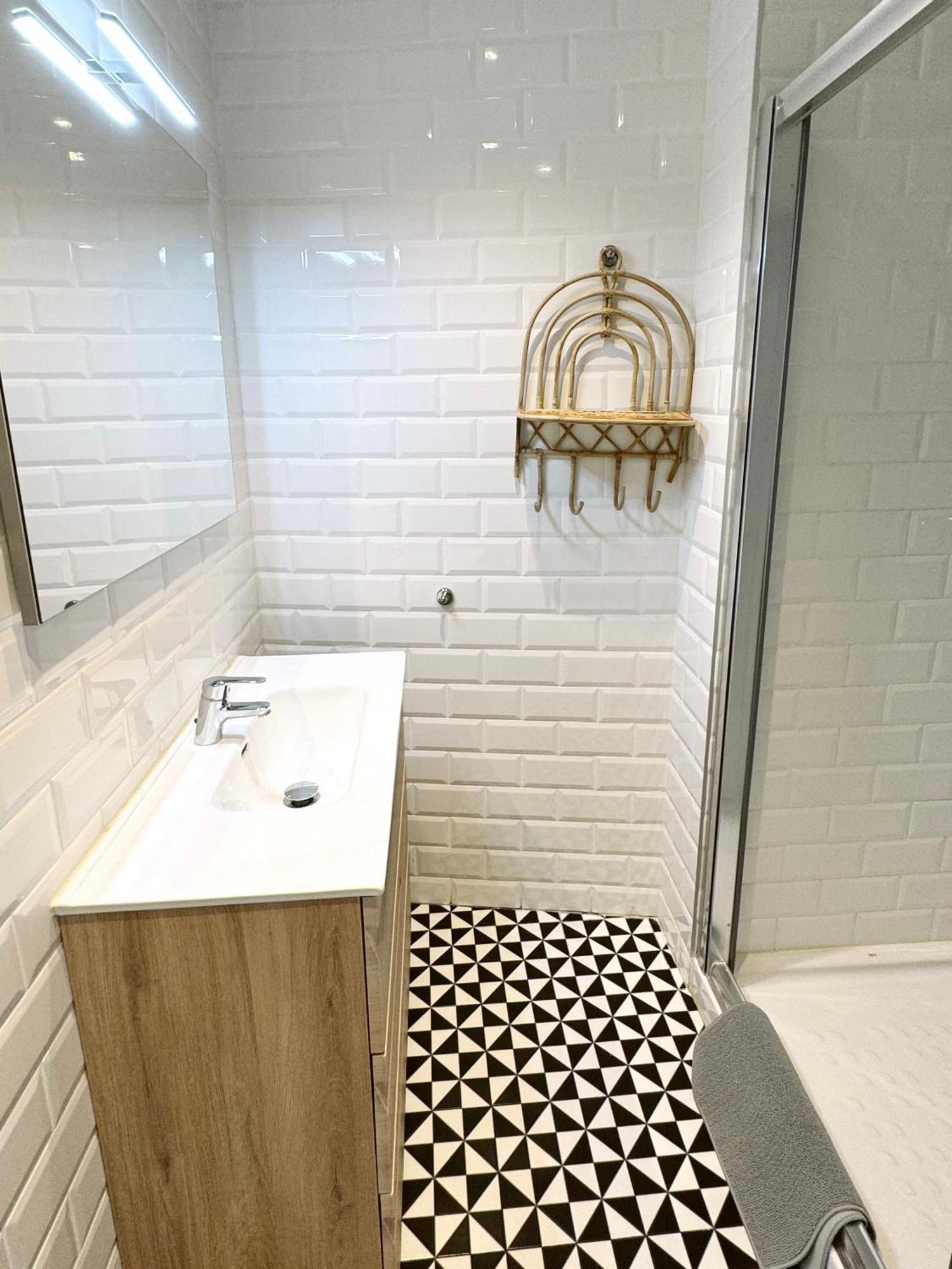 Stunning City Centre Penthouse With Private Balcony - Grand Central House Gibraltar Ngoại thất bức ảnh